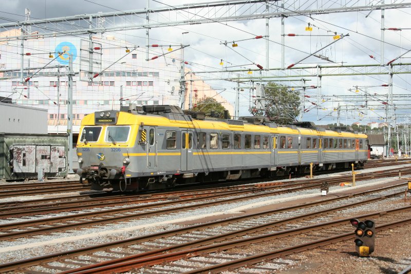 V�sttrafik X11 3206 vor Reginalzu gnach Kungsbacka am 20.7.2008 in G�teborg C.