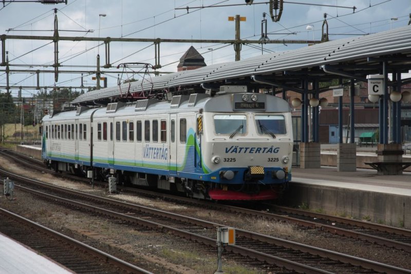 Vttertg X14 3225 wartet am 10.7.2009 in Nssj C auf seinen nchsten Einsatz