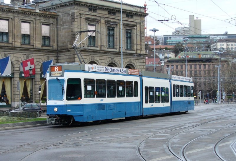 VBZ - Strassenbahn Be 4/8  2104 vor dem SBB Hauptbahnhof in Zrich am 21.01.2007