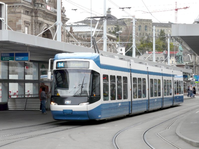VBZ - Strassenbahn Be 5/6 3046 unterwegs auf der Linie 14 bei der Haltestelle neben dem Hauptbahnhof von Zrich am 19.04.2008