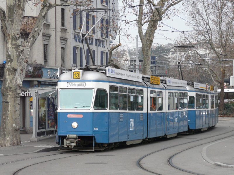 VBZ - Tram Be 4/6 1642 unterwegs auf der Linie 13 am 04.01.2008