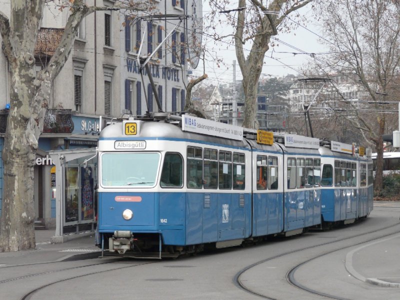 VBZ - Tram Be 4/6 1642 unterwegs auf der Linie 13 am 04.01.2008