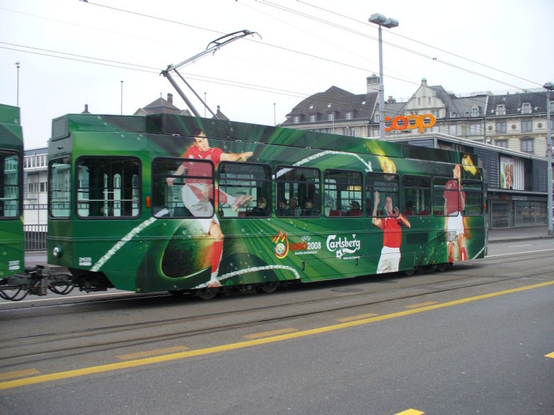VBZ - Tramanhnger B 2428 mit Vollwerbung fr die EURO 08 und einen Bierhersteller unterwegs in Zrich am 01.01.2008