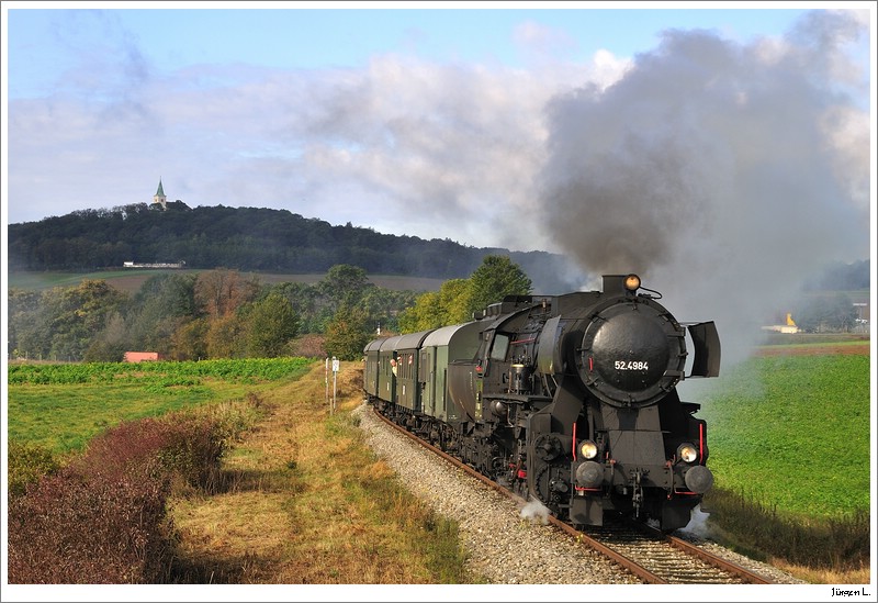 VdEA 52.4984 unterwegs nach Ernstbrunn. Karnabrunn, 11.10.2009.