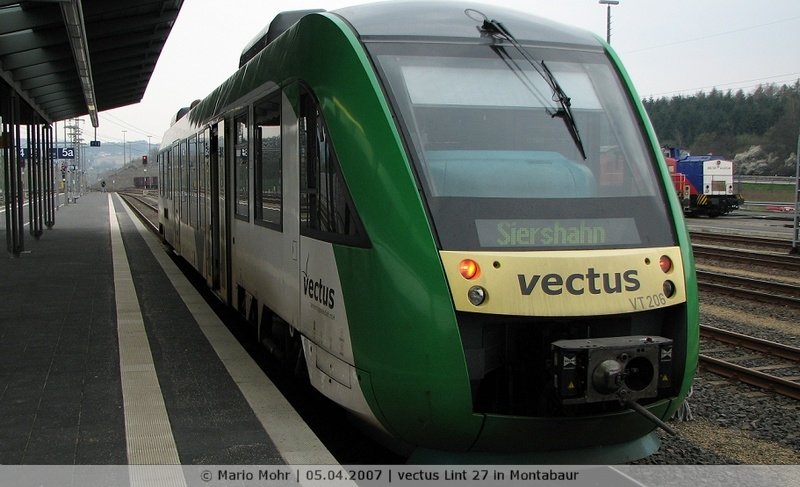 vectus Lint 27 steht in Montabaur bereit zur Weiterfahrt nach Siershahn im Westerwald.