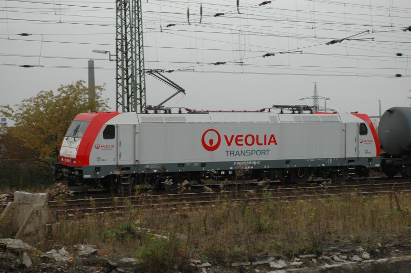 Veolia 185 598 mit Kesselwagenzug durch Hamm