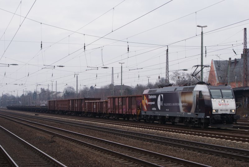 Veolia 185 CL-002 steht mit gem. GZ Abfahrbereit in Dsseldorf Rath am 15.02.2009