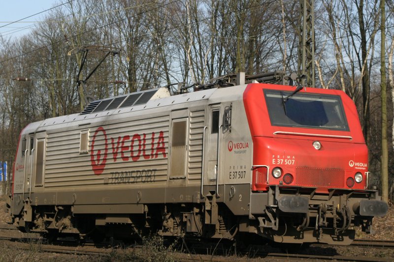 Veolia Cargo Lok E37 507 am 18.3.09 in Duisburg