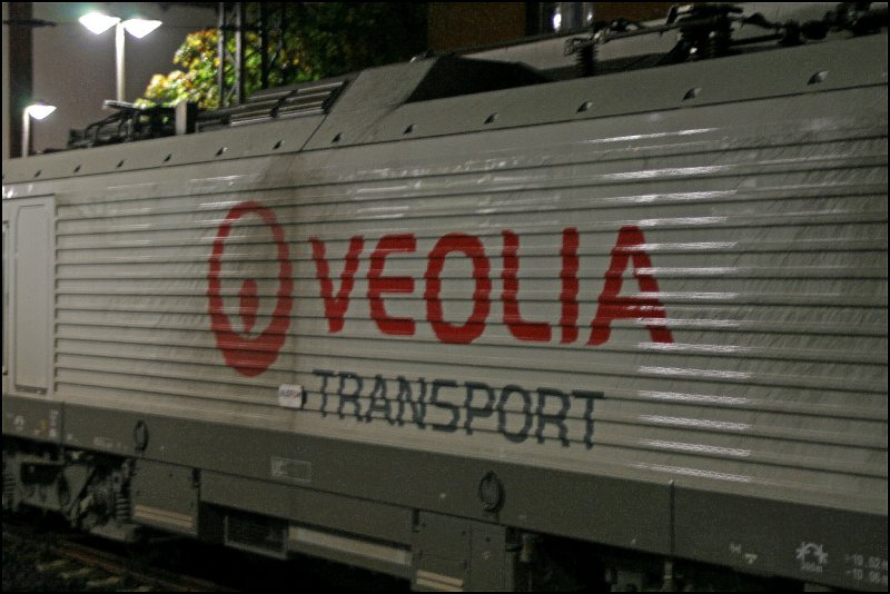 VEOLIA TRANSPORT Logo auf der E37 506. Hier am Morgen des 02.10.07 in Werdohl.