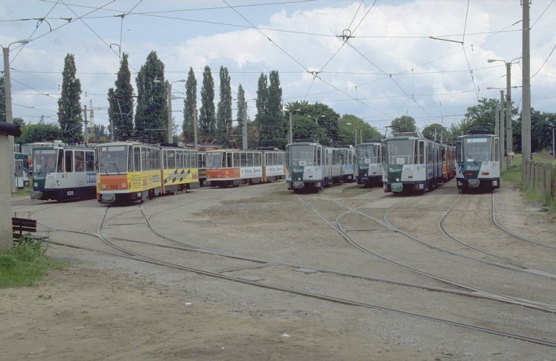 Verkehrsbetriebe Potsdam 1995.Blick in das Depot mit dem umfangreichen Fahrzeugpark(Archiv P.Walter)