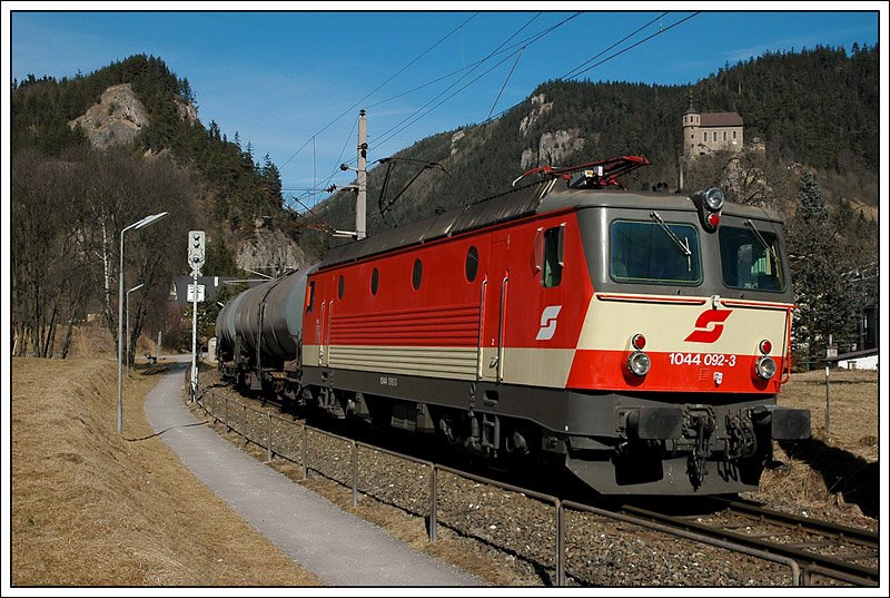 VG 76636 am 25.2.2008 bei der Rckfahrt von Trofaiach nach Leoben-Donawitz, aufgenommen in St.Peter/Freienstein.