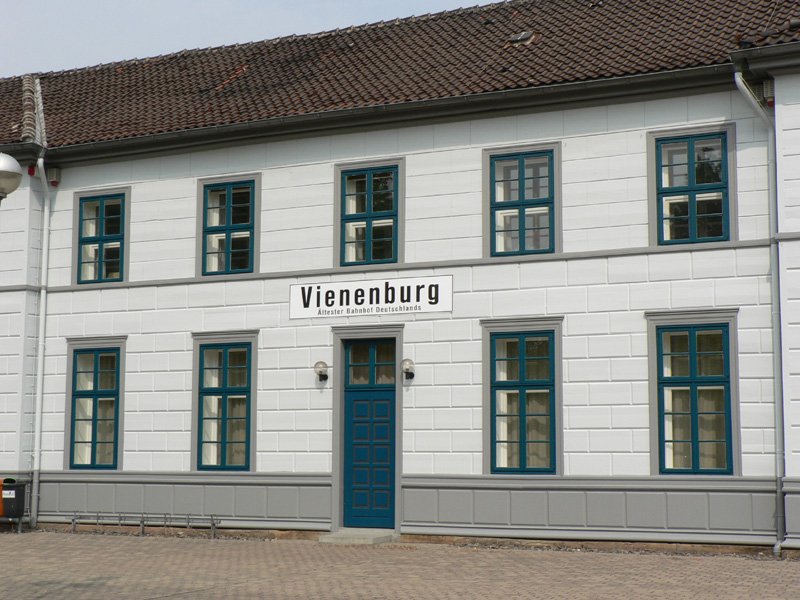 Vieneburg, ltester erhaltener Bahnhof Deutschlands von 1840, 23.07.2006