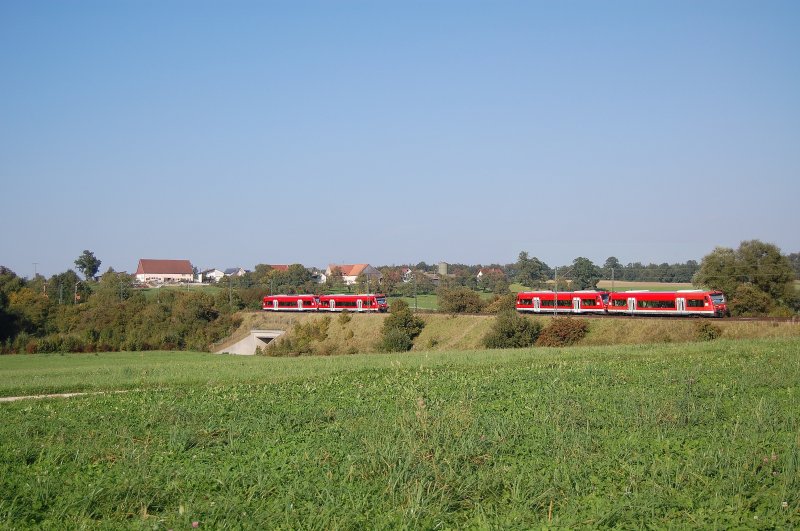 Vier auf einen Streich... - An diesem Nachmittag des 16.09.07 sind jedenfalls nur zwei 650 in die jeweilige Richtungen gefahren, dass sie aber alle zusammen auf dem Bild sind, ermglicht das Bildbearbeitungsprogramm... - Ort der Aufnahme ist Aalen-Oberalfingen.