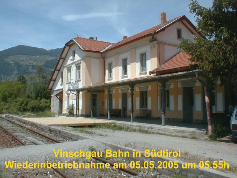 Vinschgau Bahn/Sdtirol(1906-1989)Wiedererffnung der Strecke Meran-Mals mit Stadler Dieseltriebzgen GTW 2/6 am 5.Mai 2005
