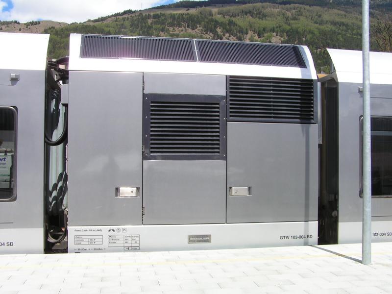 Vinschgerbahn,Antriebsteil der Stadler GTW 2/6 Garnitur 
mit 2x380 KW MAN Turbodiesel Motoren.Mals 04.05.05