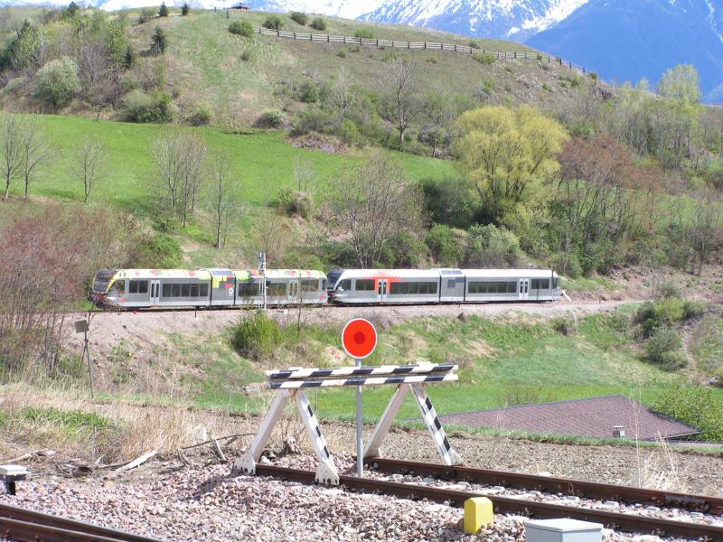 Vinschgerbahn,letzte Testfahrt mit Doppeltraktion am 04.05.05. einen Tag vor der Wiedererffnung der Bahn,hier bei Mals