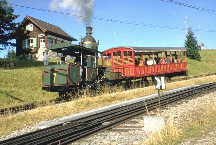 Vitznau-Rigi Bahn (VRB)Stehkessellok No.7 (1873) Mit Sommerwagen zwischen Rigi Staffel(1600 m .M.) und Rigi Kulm(1800 m .M.)