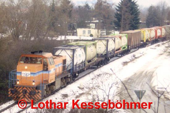 VKP-Lok V155 mit einem Containerzug auf dem Weg zum Rbf Meimersdorf