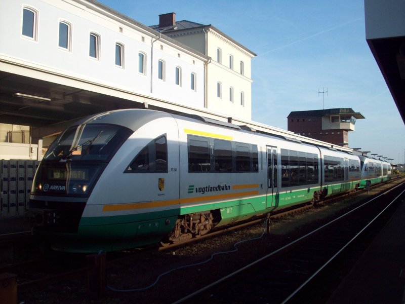 Vogtlandbahn in Weiden(Oberpf.).Erster Zugteil f�hrt weiter nach Hof. Zweiter Zugteil bleibt in Weiden.(26.08.08)