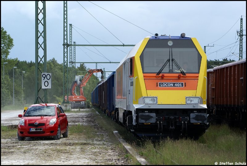 Voith Maxima im Dienst der Locon am 03.06.09 an der Laderampe in Laage.Abends ging es dann wieder nach Lancken-Rgen.
