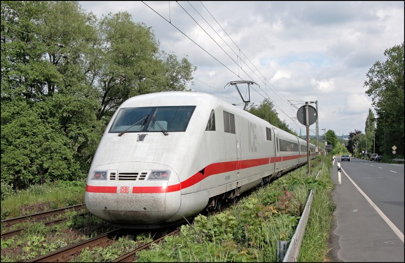 Vom Hohen Norden in den Sden ist der 401 008  Lichtenfels  als ICE927, von Kiel Hbf nach Mnchen Hbf, unterwegs.
