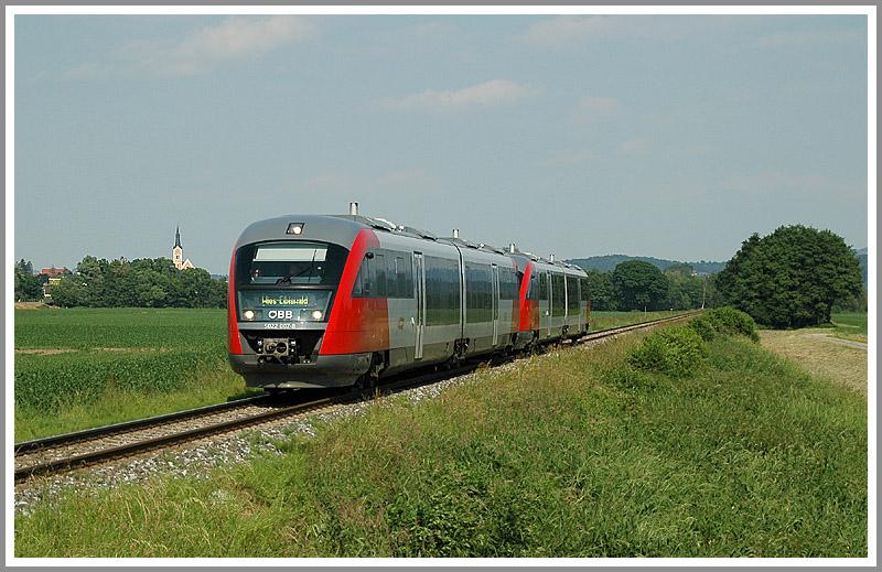 Von 7.6 bis 18.6.2006 wurden probeweise 2 BB Garnituren der Reihe 5022 (Desiro) auf der GKB im Planbetrieb getestet. Nur 2 Zugpaare wurden durchgehend mit zwei Garnituren gefhrt. R 8591 von Graz nach Wies, und retour R 8518 von Wies nach Graz. Die Aufnahme zeigt R 8591 am 14.6.2006 auf dem Weg nach Wies kurz nach der Durchfahrt des Bahnhofes Gro St. Florian.