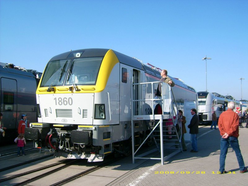 Von Siemens kommt die Lok 1860 der Belgischen Staatsbahn. Fotografiert am 28.09.08 auf der Innotrans.