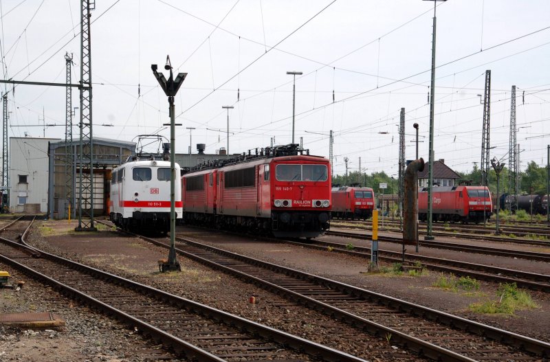 Vor der Lokwerkstatt stehen am 09.05.09 neben 110 511 noch zwei BR 155 sowie BR 145 und 152.