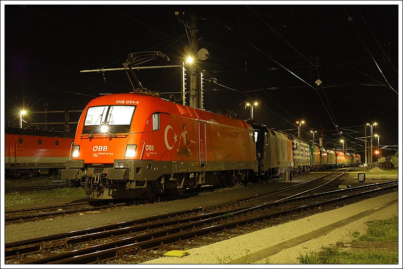 Vorbereitungen fr das Bahnhofsfest in Wrgl. Am Abend des 23.8.2008 haben sich bereits 10 von 18 EM-Maschinen in der Traktion in Wrgl eingefunden. Am nchsten Tag waren dann 16 Maschinen beim Bahnhofsfest zu bewundern.