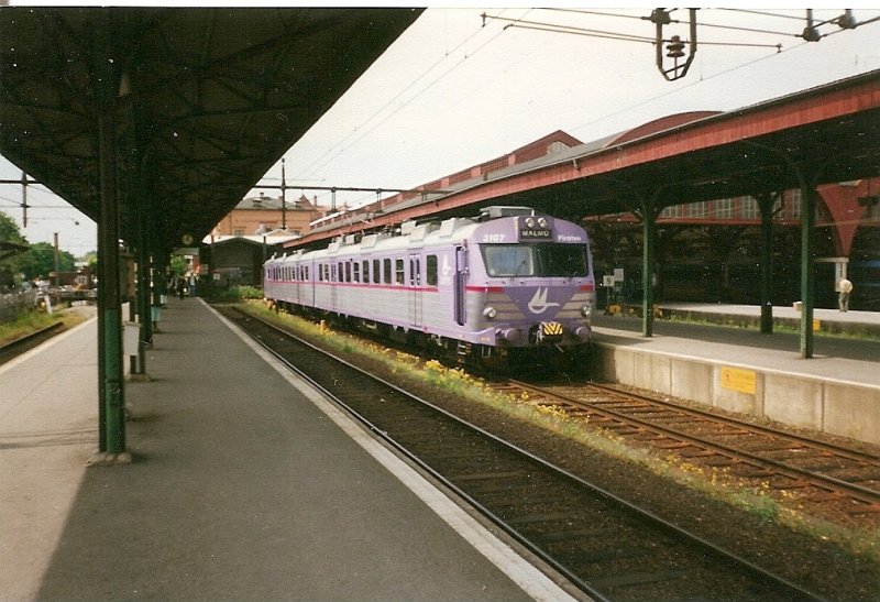 Vorortzug X11 3107 in Malm Central im Juni 1999.
