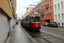 Wien Wiener Linien SL 40 (E2 4018) XVIII, Währing, Gentzgasse am 18. Februar 2017.