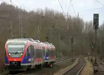 Zwei Euregiobahn (RB20) kommen aus langerwehe-Stolberg-Altstadt nach Alsdorf-Annapark aus Richtung Aachen-West,Laurensberg,Richterich und halten in Kohlscheid und fahren in Richtung Herzogenrath. 
Aufgenommen von Bahnsteig 2 in Kohlscheid.
Bei Sonnenschein und Wolken am Vormittag vom 4.3.2017.