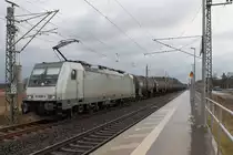 Die TRAXX F 140 MS der AKIEM (NVR-Nummer: 91 80 6186 262-2 D-AKIEM) mit Kesselwagenzug am 06.03.2017 in Nassenheide.
Die Maschine wurde 2014 unter der Fabriknummer 35116 bei Bombardier gefertigt.

