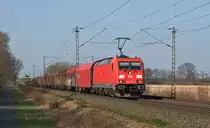 DB Cargo 185 215 mit gemischtem Güterzug in Richtung Osnabrück (zwischen Lembruch und Diepholz, 16.03.17).