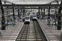 Blick in die modernisierte Bahnsteighalle von Rotterdam Centraal am 08.08.2016.
