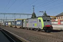 Re 486 501-0 durchfährt den Bahnhof Rothrist. Die Aufnahme stammt vom 11.03.2017.