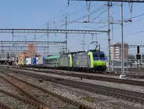 BLS - Rolla mit 485 009-8 + 485 ... bei der durchfahrt im Bahnhof Muttenz am 10.03.2017