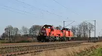 DB Cargo 261 072 schleppt 294 879 in Richtung Bremen (Diepholz, 16.03.17).