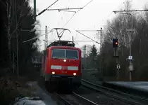 111 116 DB kommt mit dem RE4 Verstärkerzug von Düsseldorf-Hbf nach Aachen-Hbf und kommt aus Richtung Neuss-Hbf,Mönchengladbach-Hbf,Rheydt-Hbf,Wickrath,Beckrath,Herrath und fährt in Erkelenz ein und fährt dann weiter in Richtung Baal,Hückelhoven-Baal,Brachelen,Lindern,Süggerrath,Geilenkirchen,Frelenberg,Zweibrüggen,Übach-Palenberg,Rimburg,Finkenrath,Hofstadt,Herzogenrath, Kohlscheid,Richterich,Laurensberg,Aachen-West,Aachen-Schanz,Aachen-Hbf. 
Aufgenommen vom Bahnsteig 1 in Erkelenz.
Bei Sonne und Wolken am Nachmittag vom 6.3.2017. 
