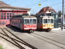 asm Seeland / Triebwagen Be 4/4 302 und Be 4/4 304 vor dem Depot in Täuffelen am 16.03.2017