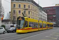 Be 6/10 Tango 186, auf der Linie 10, fährt zur Haltestelle am Bahnhof SBB. Die Aufnahme stammt vom 24.03.2017.
