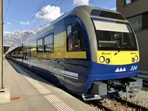 ABDeh 8/8 324 der BOB als Regio nach Grindelwald, am 29.3.17 in Interlaken.