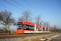Straßenbahn Mainz / Mainzelbahn: Stadler Rail Variobahn der MVG Mainz - Wagen 222, aufgenommen im Februar 2017 zwischen Mainz-Lerchenberg und Mainz-Marienborn.