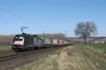 182 567-8 von MRCE kam auch mit KLV bei Retzbach-Zellingen am 28.03.2017 vorbei auf dem Weg in Richtung der Stadt Würzburg