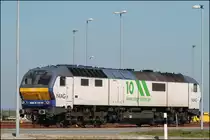 Die 251 004-8 zwischen zwei Laternenpfeiler gequetscht und abgestellt am Jade-Weser-Port. Wilhelmshaven 09/04/2017