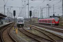 Abgestellter IC und RE in Stralsund. - 07.04.2017
