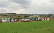 118 770-7 holte am 19.04.17 einen Schrottzug in Plauen/V. bei einem Schrotthändler ab. Hier ist der Zug in Plauen Zellwolle zu sehen Richtung Weischlitz.