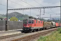 Re 420 259-4 (11259) durchfährt den Bahnhof Gelterkinden. Die Aufnahme stammt vom 06.04.2017.