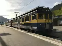 ABeh 4/4 312 der BOB steht am 24.4.17 in Grindelwald abfahrtsbereit.
