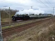 01 1519-6 während des Dampfloktreffens ein Ausflug von Dresden nach Berlin. Aufgenommen am 8.4.2017 zwischen Senftenberg und Sedlitz. Geschätzte 90-100km/h.